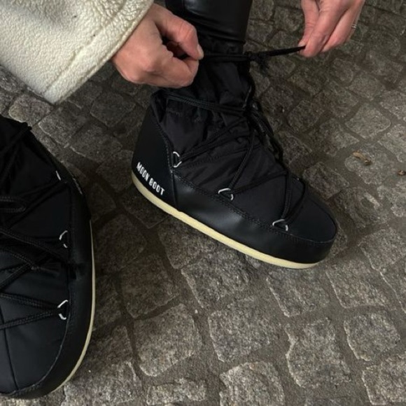 MOON BOOT Icon Black Nylon Boots - Picture 1 of 16